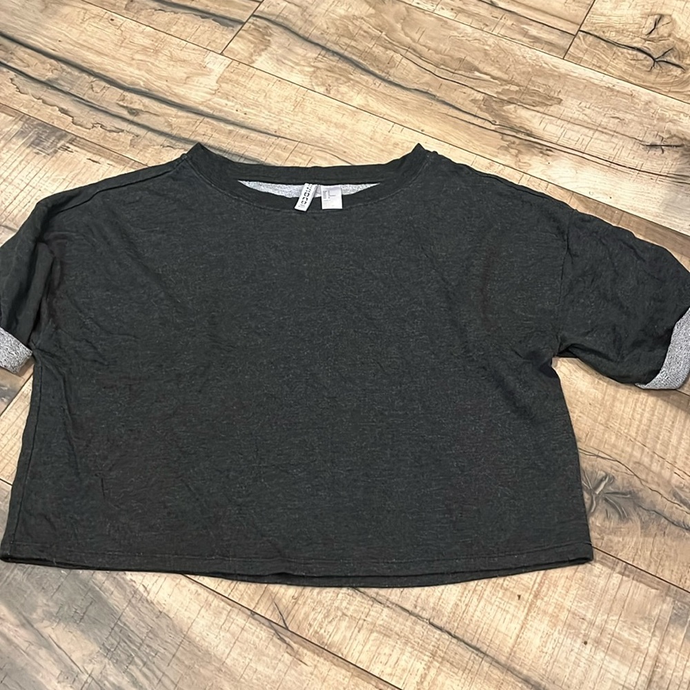 Charcoal Gray Cropped Short Sleeve Sweatshirt